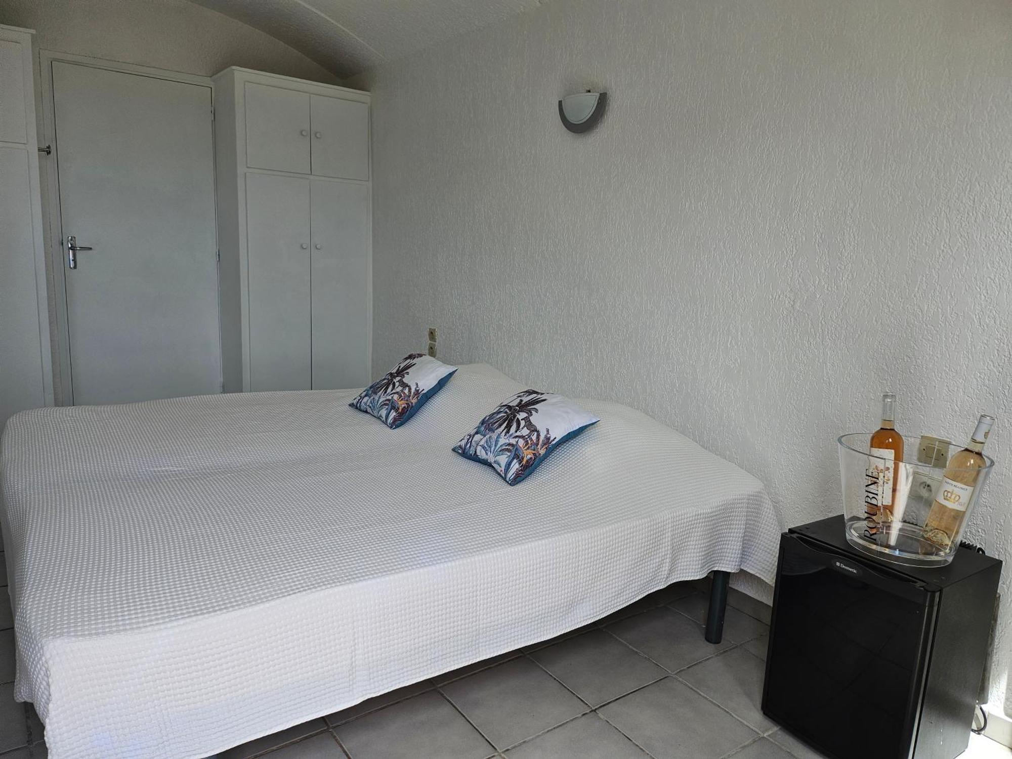 Capsud, La Garde-Freinet Apartment Luaran gambar